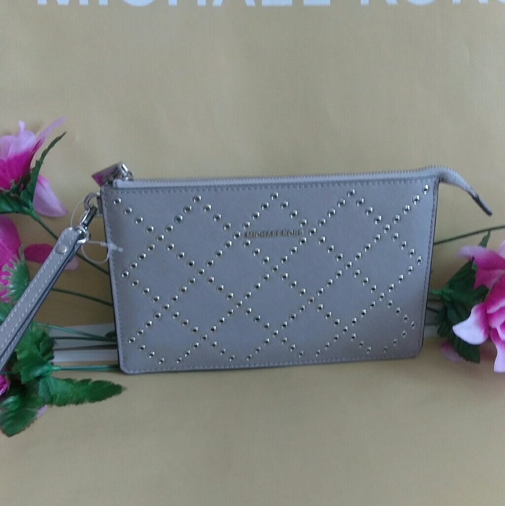 NWT Michael kors wristlet / wallet